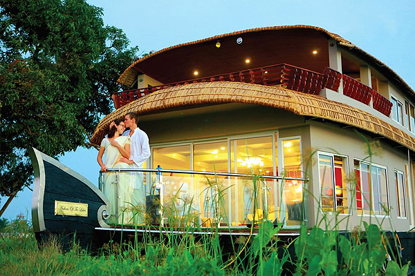 Alleppey Premium Houseboat